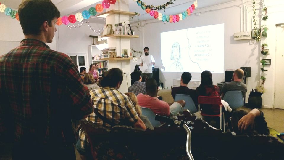An image from one the lectures that take place at the Ulpan